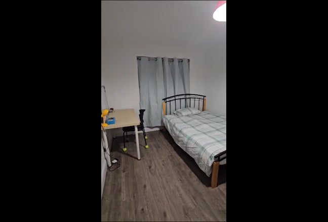 Big en-suite room in Sunny House  Main Photo