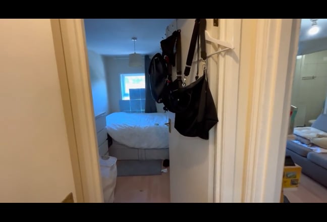 063T-West Kensington-Modern 1 Bed Flat-Bills Incl Main Photo