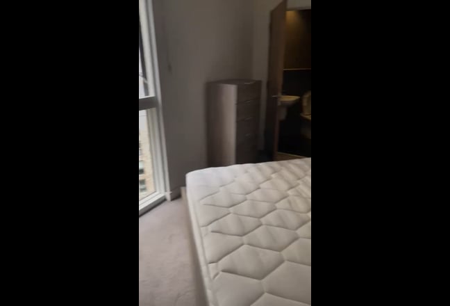 2 bed flat | En-suite room available  Main Photo