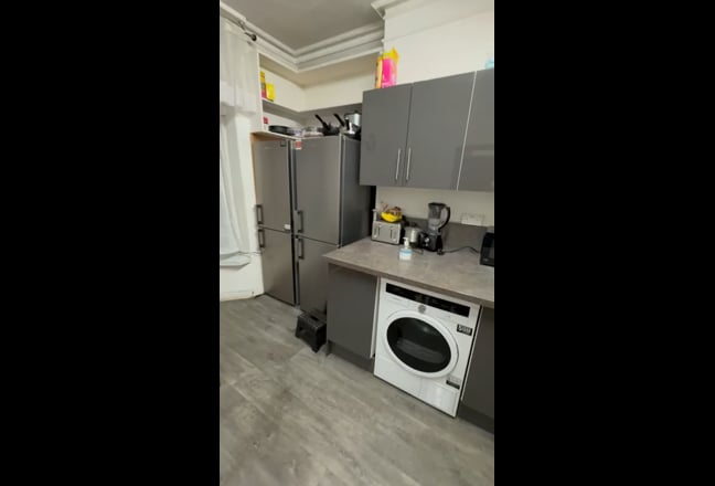 Video 1: Large room