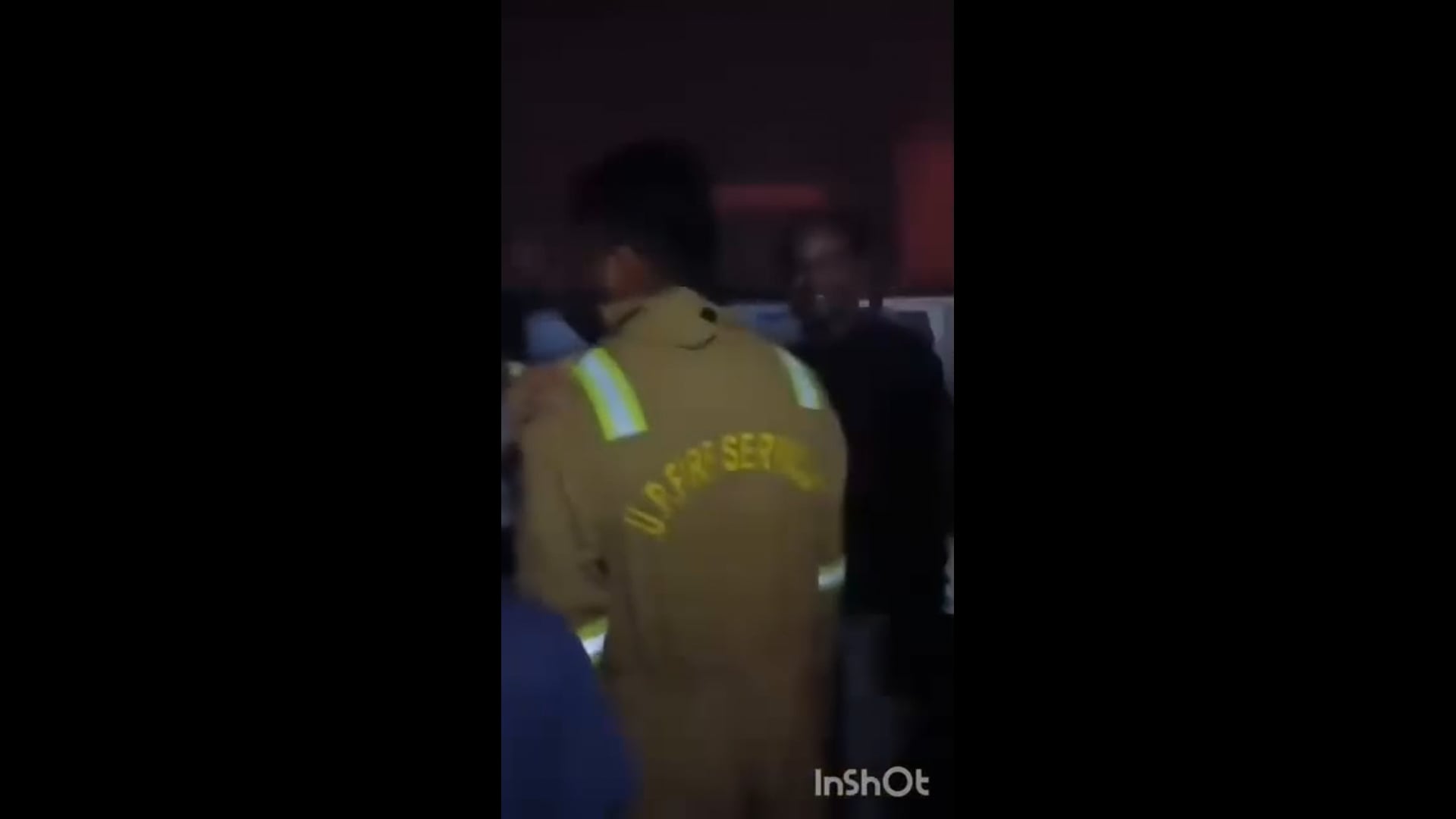 पेट्रोल पंप के पीछे लगी आग फायर ब्रिगेड की गाड़ी आई आग पर किया काबू शाहजहांपुर