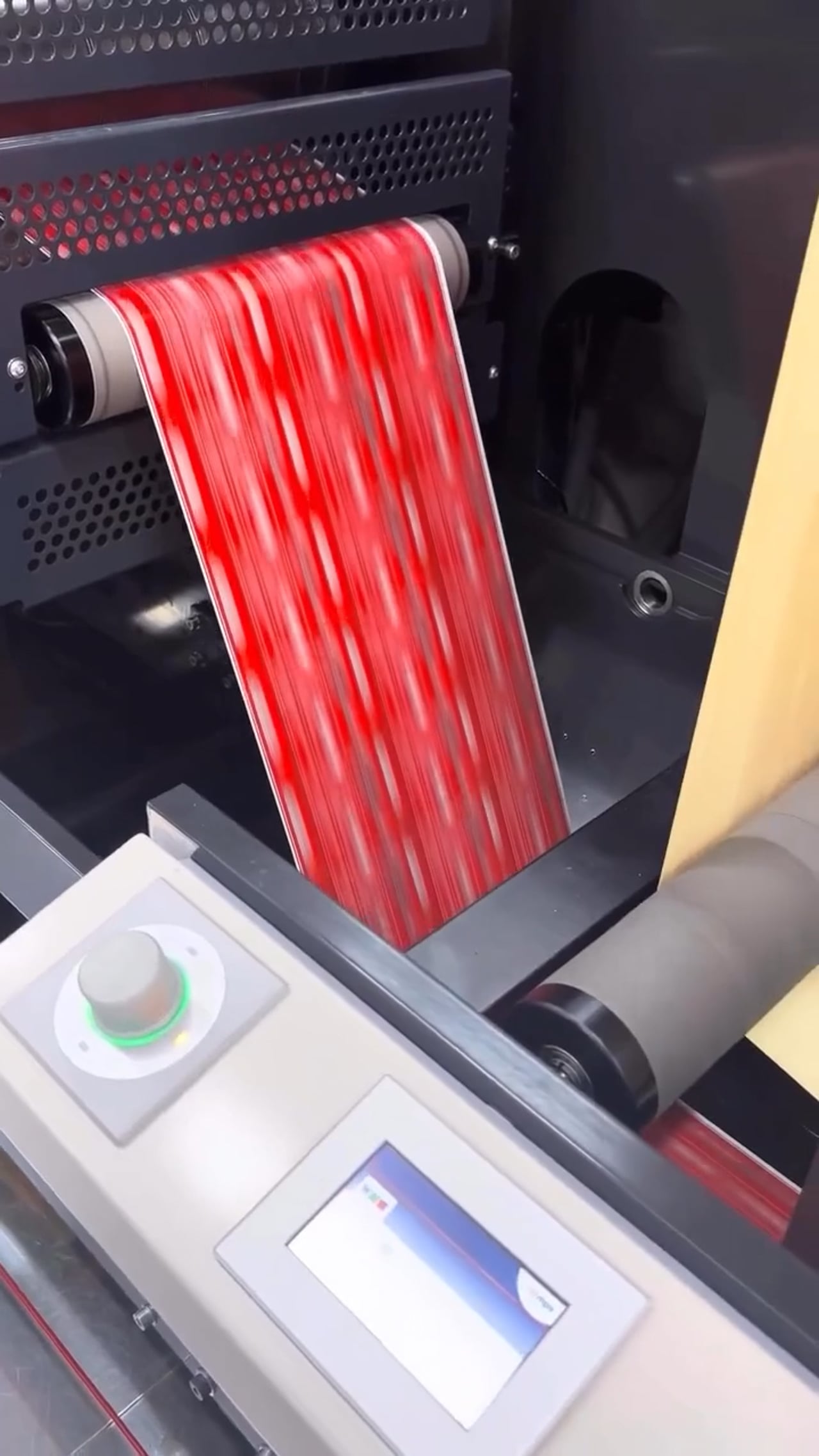 Etikete u prolazu na MPS EF 340