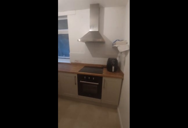 A spacious shared flat with 3 rooms Main Photo