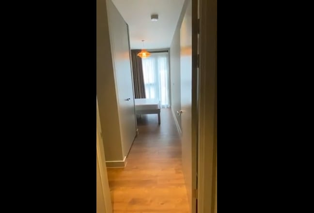 En-suite Room Available – Canada Gardens Main Photo