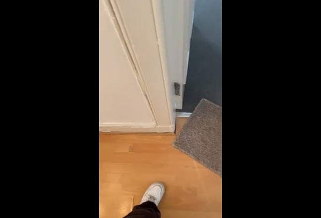 2 girls looking for a new flatmate!  Main Photo