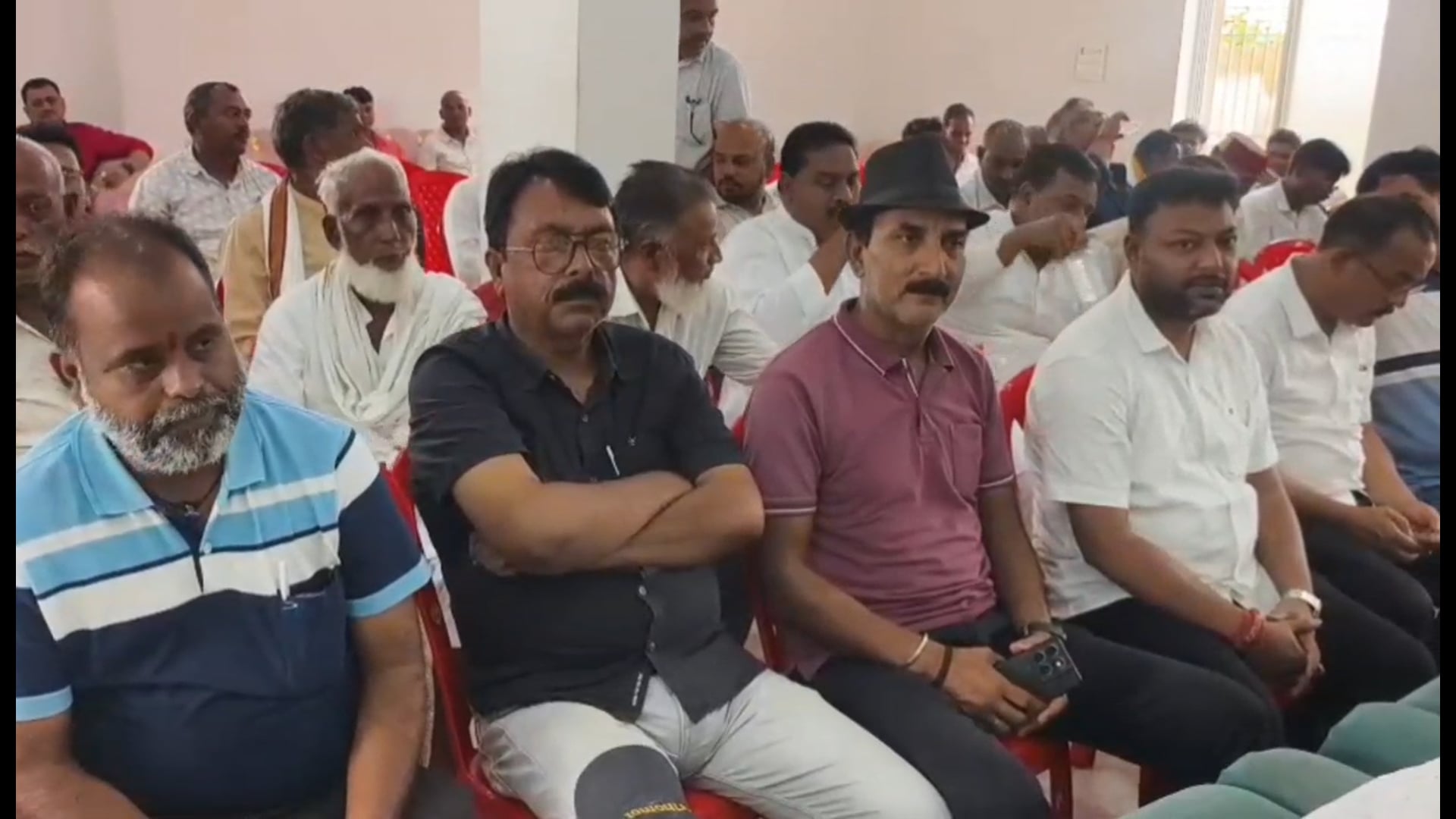गिरिडीह के आशीर्वाद रिसोर्ट में कांग्रेस की गिरिडीह और कोडरमा लोकसभा क्षेत्र की संयुक्त समीक्षा बैठक आयोजित हुई।