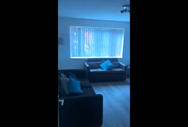 * Modern 3-Bed Apartment Near City Centre Main Photo