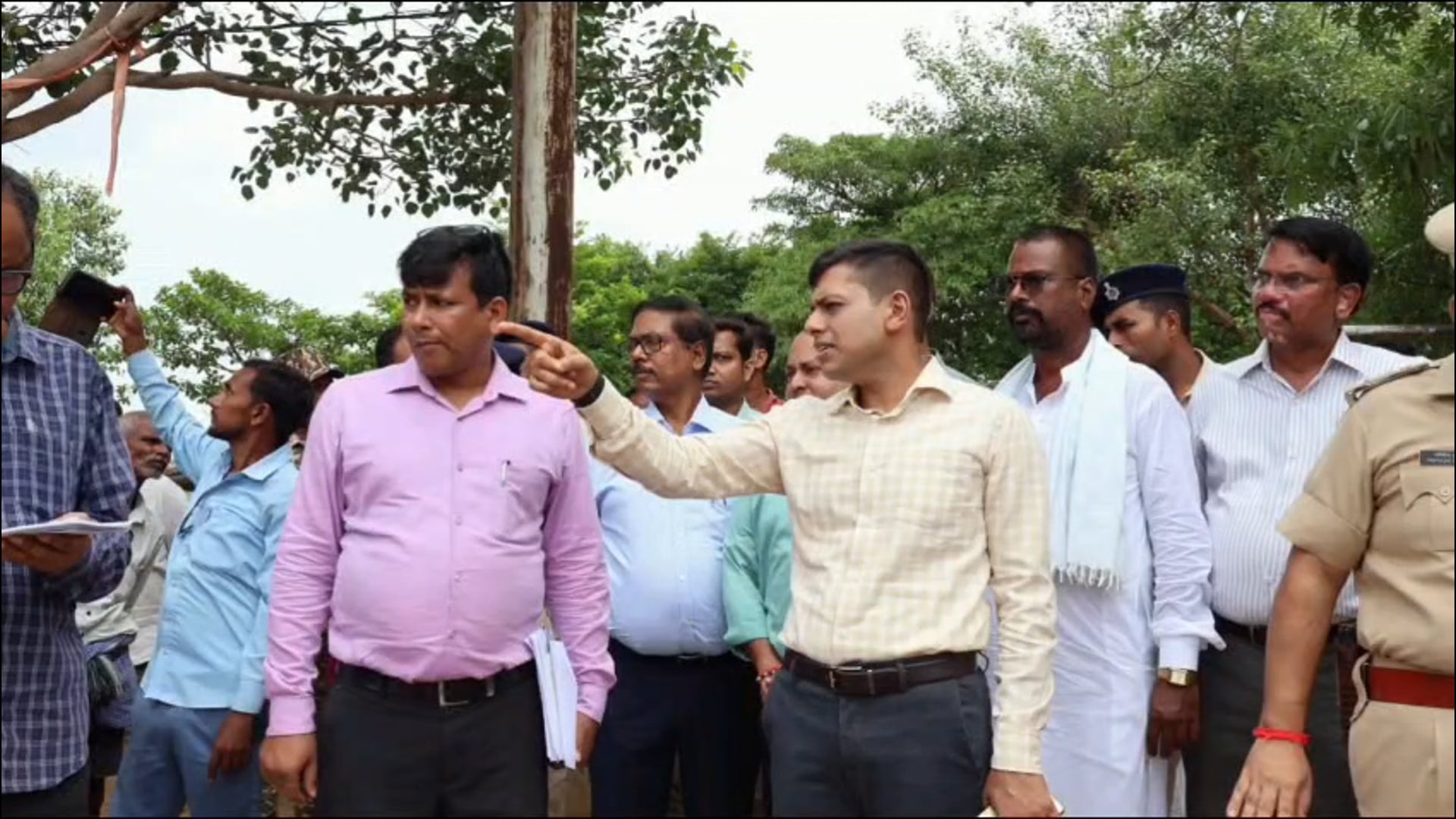 गड्ढायुक्त सड़कों की तत्काल मरम्मत के आदेश कच्चे कांवरिया पथ पर 15 फीट चौड़ी बालू की परत बिछेगी