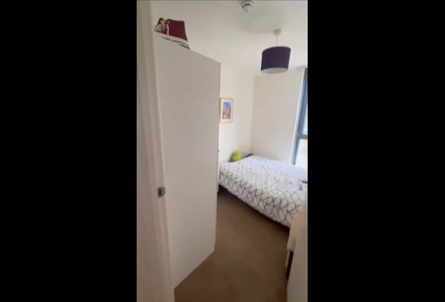 Modern 3-Bed Apartment – Room Available  Main Photo