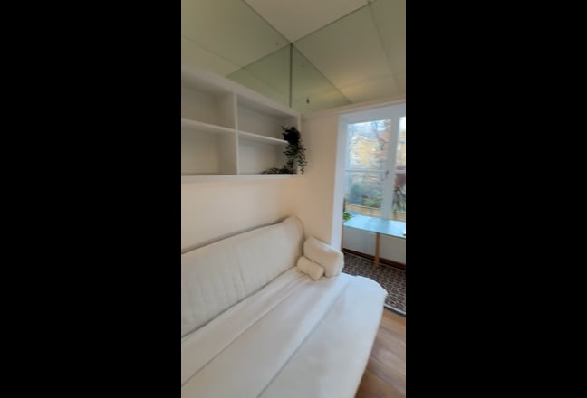 Compact lovely studio near Holland Park Main Photo