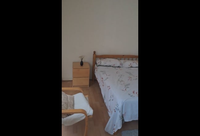 Spacious Double room in East London-  Main Photo