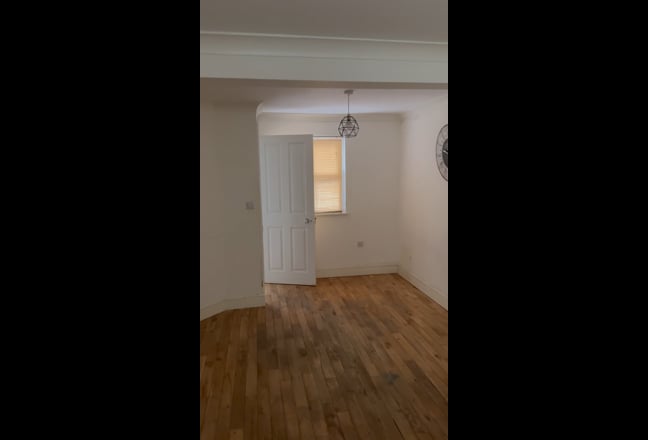 Big double room very central in lovely house Main Photo