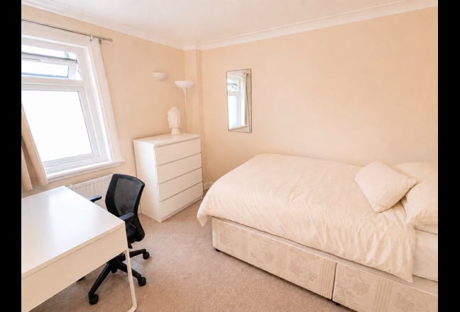 ✨ Lovely Double Room in Fulham/Parsons Green 🏡  Main Photo