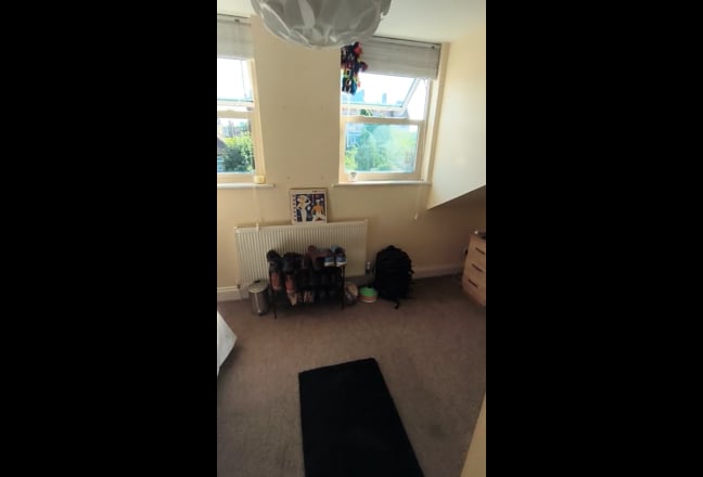 Double Room in Professional Flat - 5 mins to Tube  Main Photo