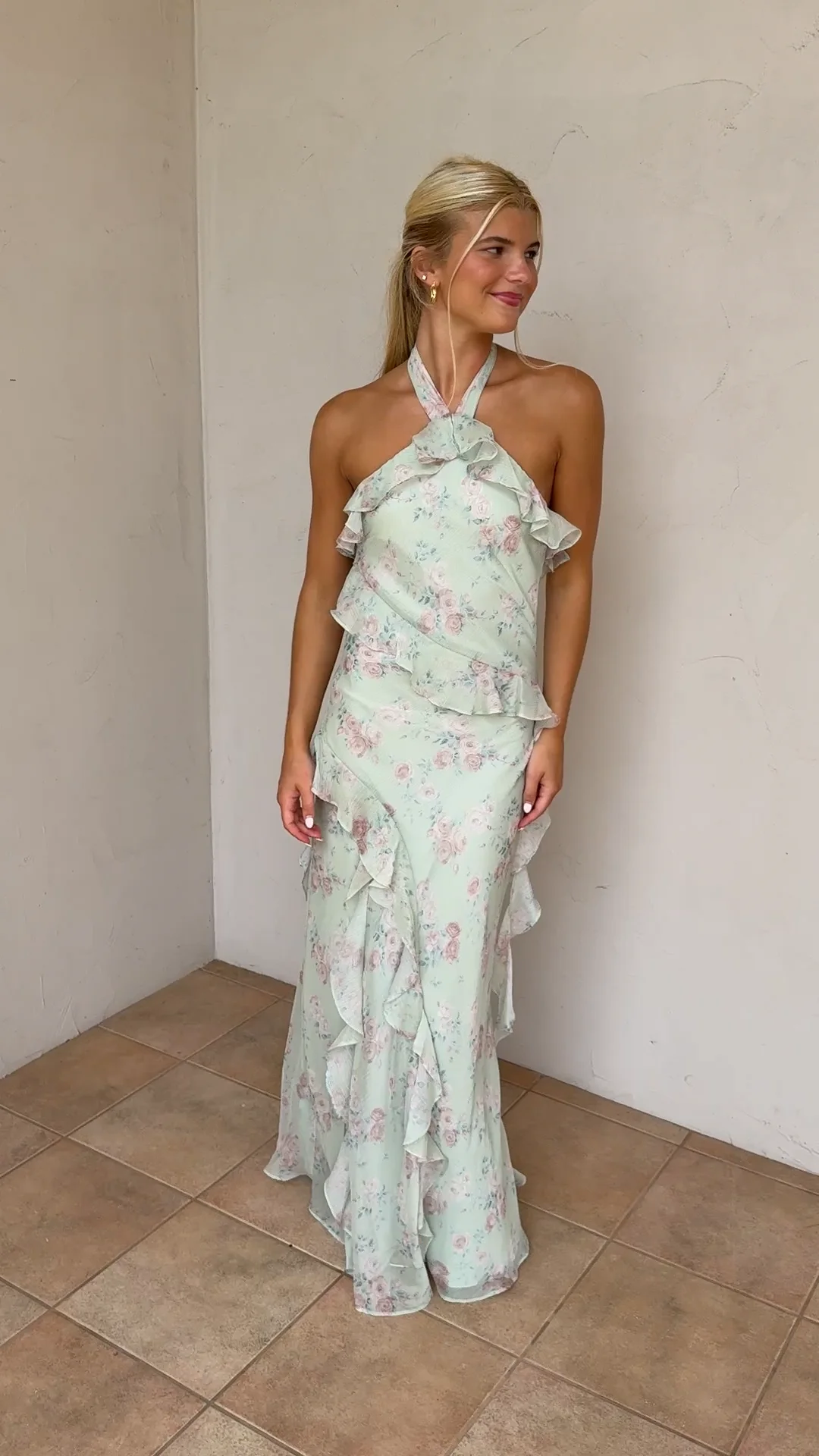 cece halter godet dress Floral Cascading Maxi smarttag_size_in_stock:        12