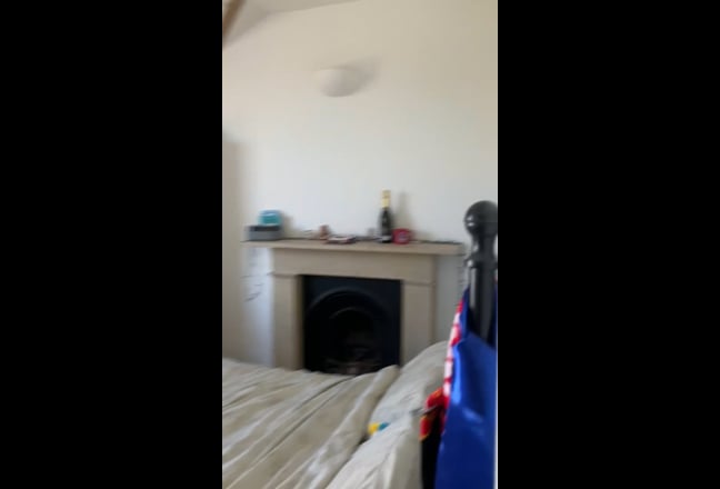 Queens Park Double Room Main Photo