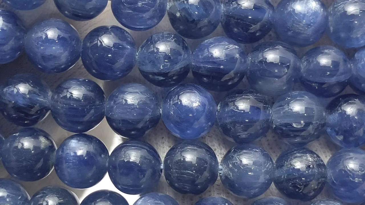 カイヤナイト ラウンド8mm ｜天然石ビーズの卸問屋・通販ケンケンジェムズ