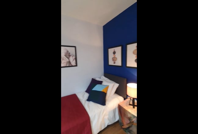 Professional House Share _ All inclusive OL16 Main Photo