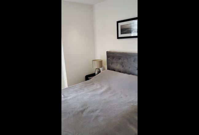 Double room near the City, own bathroom, Zone 1. Main Photo