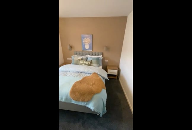 Video 1: ROOM 2 - AVAILABLE