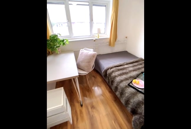 Ensuite Room Available from 1st August Main Photo