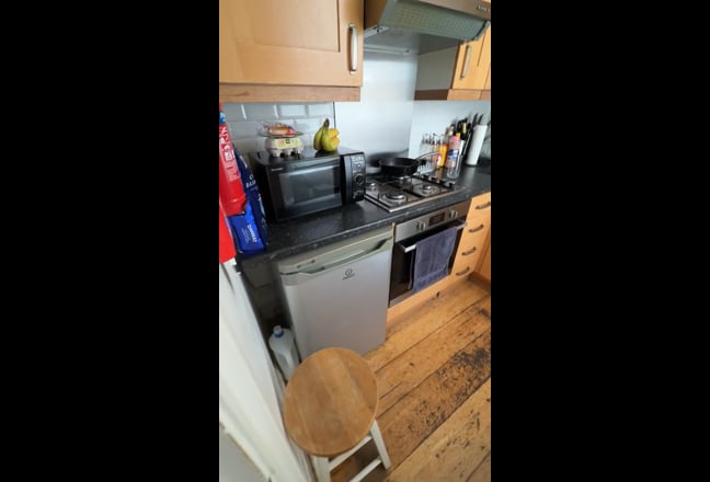Stunning studio flat Kingscourt Rd Streatham Hill Main Photo