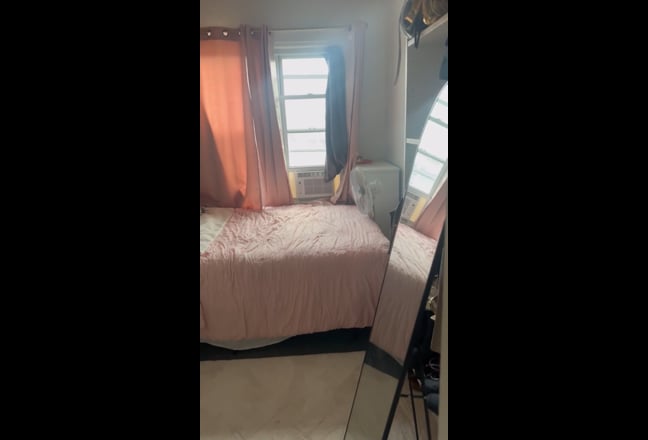 One bedroom  Main Photo