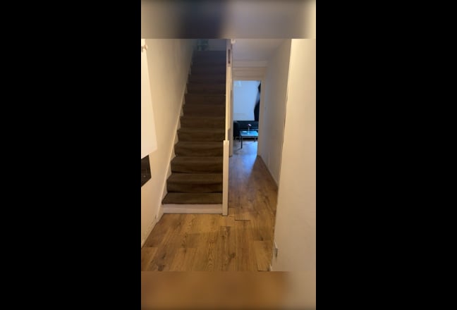 Bright Double Room, Mile End- Move In Now! Main Photo