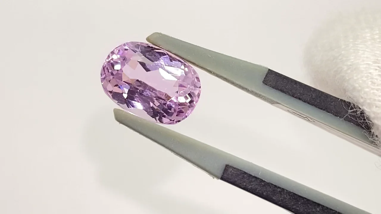 宝石質クンツァイト AAAA ルース ファセットカット 1粒 NO.26【1点もの