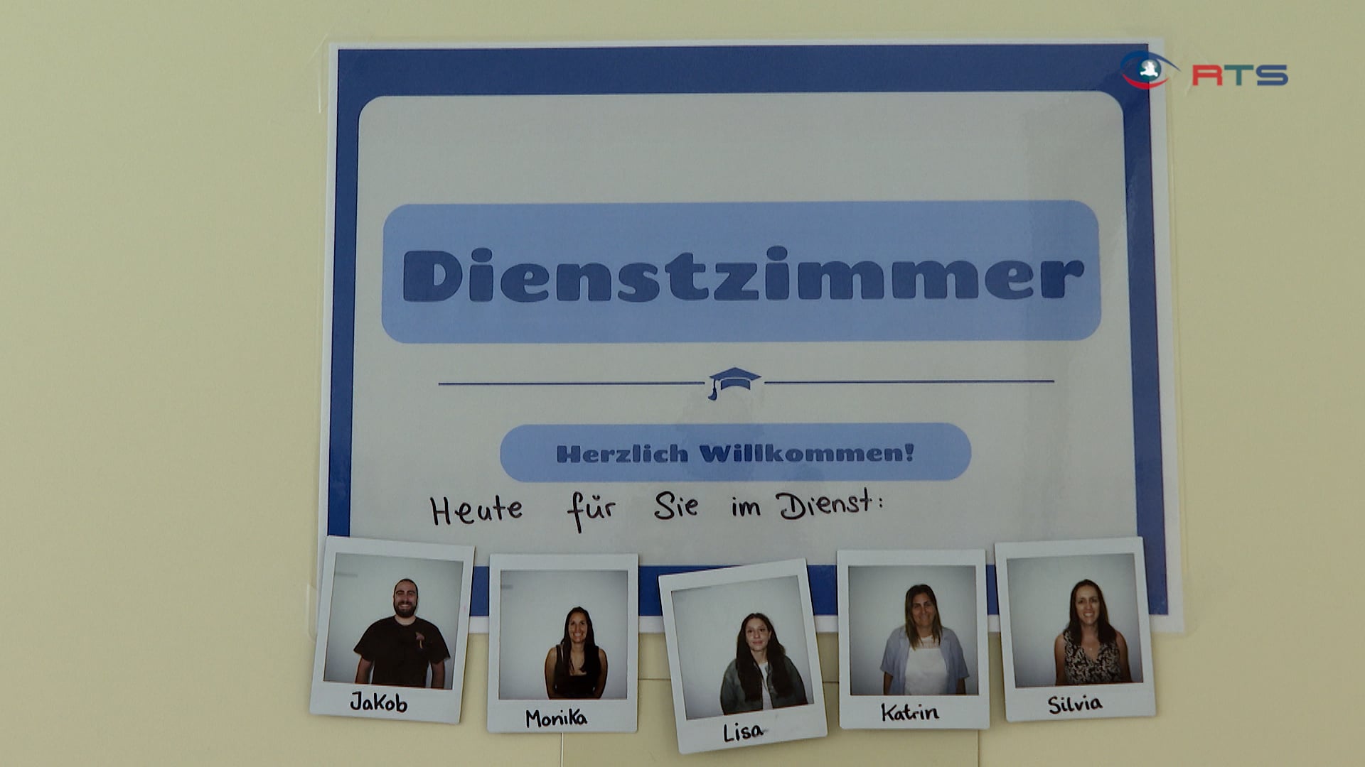 gesundheits-und-krankenpflege-studierende-leiten-praktikumsstation