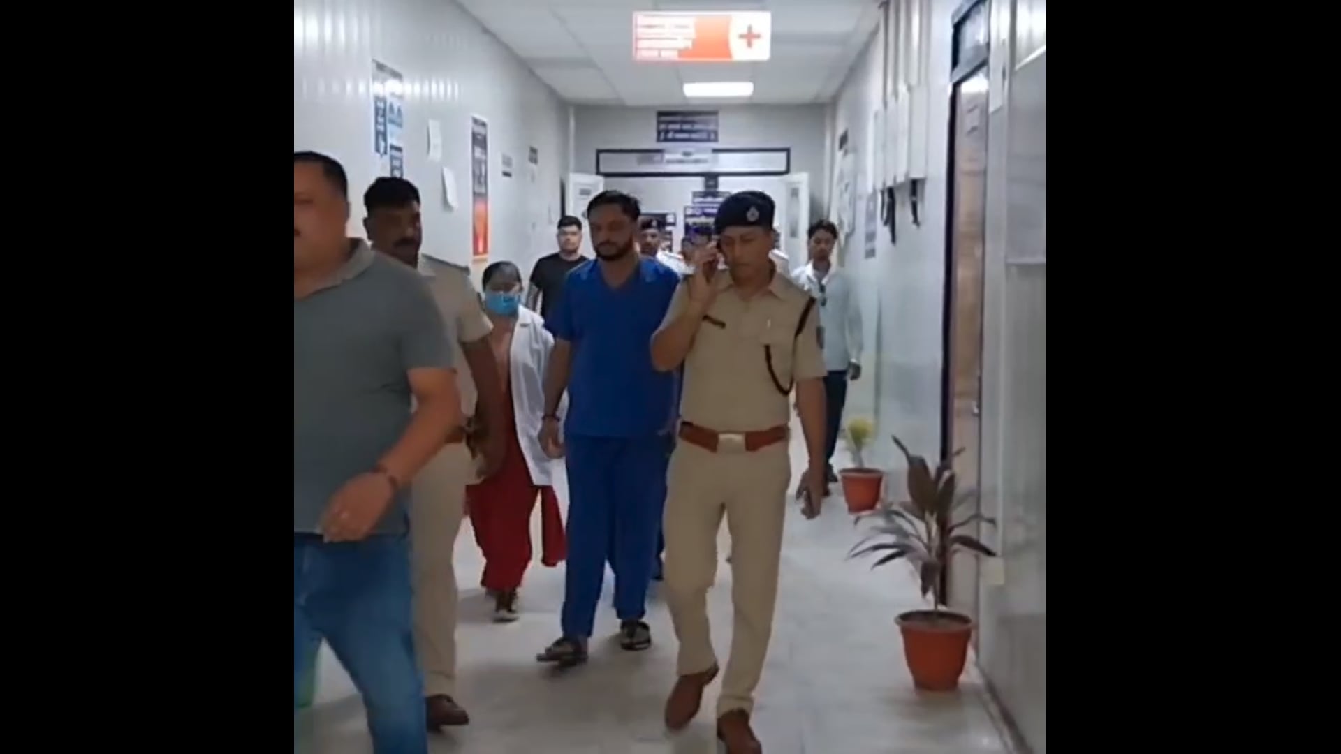 मृत नवजात के जन्म के बाद बगहा अस्पताल में बवाल, परिजनों ने लगाया लापरवाही का आरोप