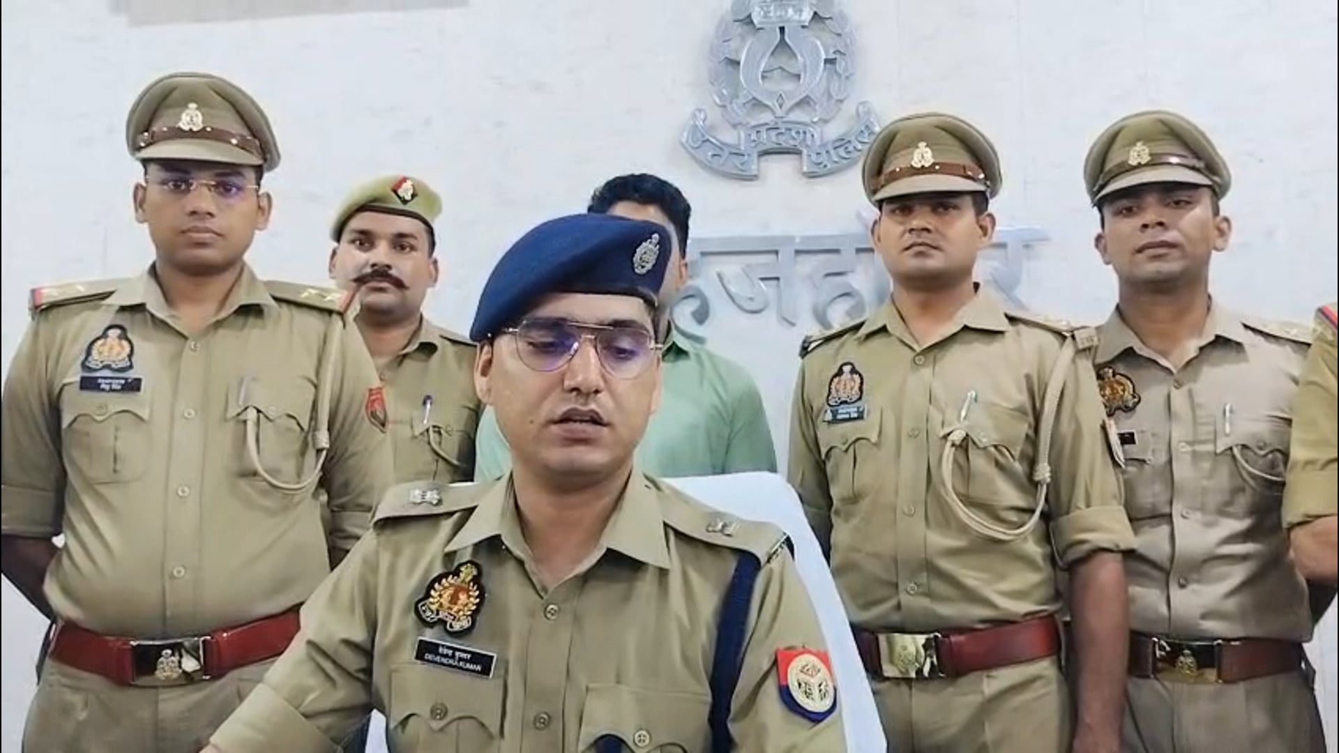 थाना सदर बाजार क्षेत्र में बालिका अपहरण एवं अपहर्ता का शव बरामद होने की घटना से संबंधित पंजीकृत अभियोग में वांछित अभियुक्त की गिरफ्तारी के संबंध में अपर पुलिस अधीक्षक  की बाइट।