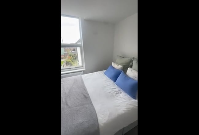 Ensuite double room Ava 31 July  Main Photo