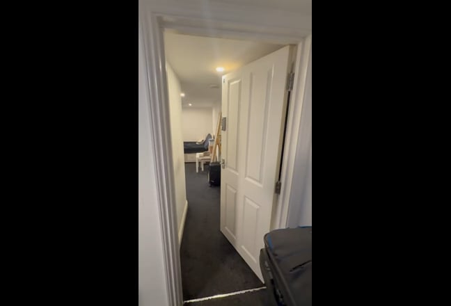 Large double room ensuite on 2nd floor 20th July Main Photo