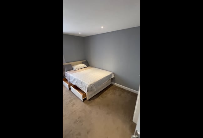 A Furnished Double Room Available Main Photo