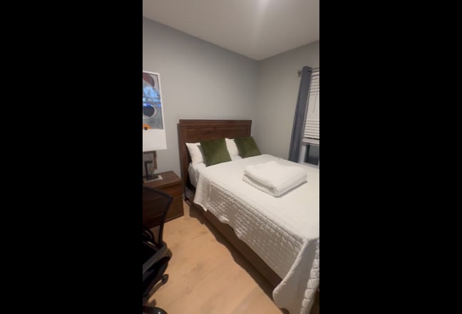 Master bedroom  with private bath 15 min to Disney Main Photo