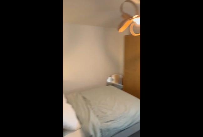 Large Double room in sunny flat near vicky park Main Photo