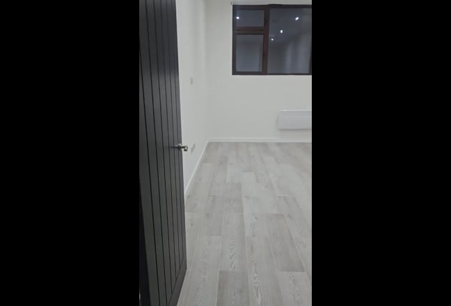 1 bed Flat in Shoreditch, separate kitchen &Living Main Photo