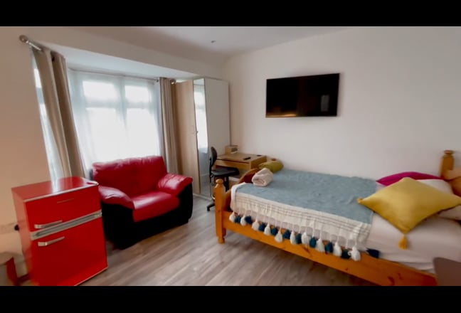 2 Luxury En-suites Double Rooms available  !  Main Photo