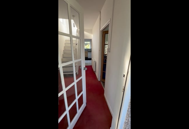 Beautiful refurbished 1 Bedroom House with Garden Main Photo