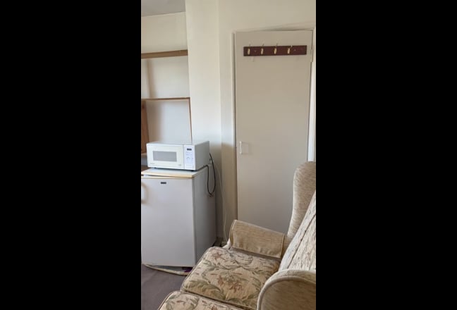 Newly decorated room in Feltham houseshare Main Photo