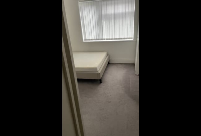Large (En Suite) Double Room - No Fixed Term Main Photo