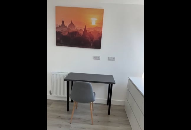 Bills Incl | 10 Min to Station | From &pound;750 Main Photo