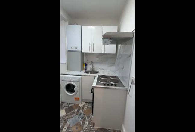 3 Rooms Available in a Spacious 4-Bedroom House Main Photo