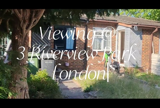 Pet-friendly room in bungalow with garden Main Photo