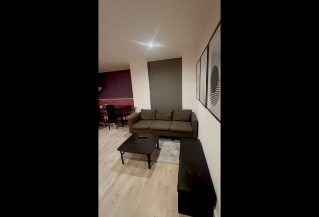 One bedroom with private bathroom Main Photo