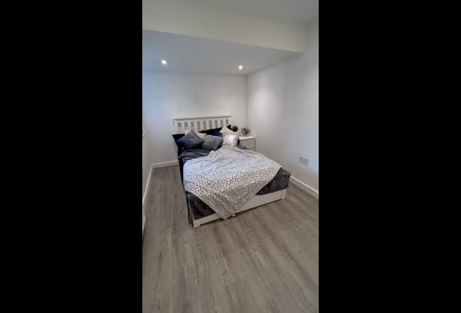 Sociable, Professional House share Main Photo