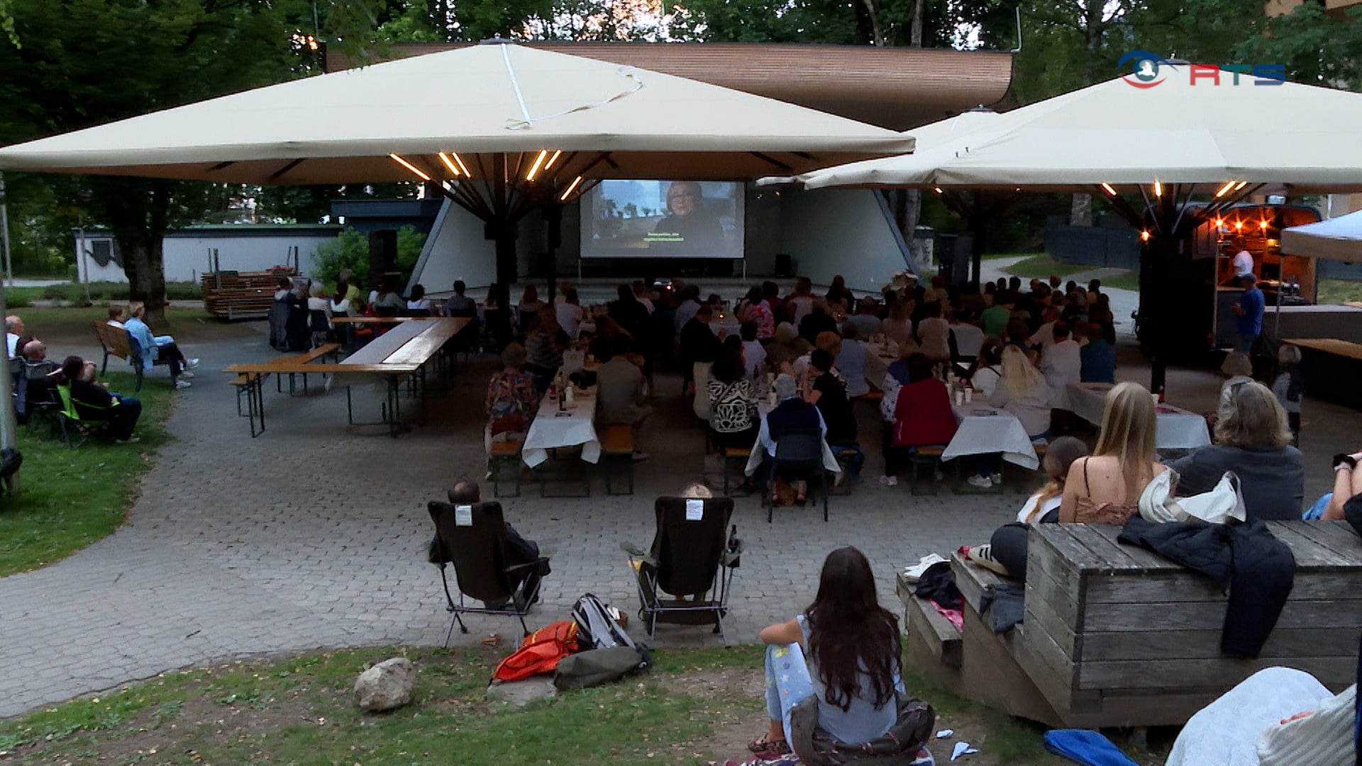 st-johann-wird-zum-kino-unter-sternenhimmel
