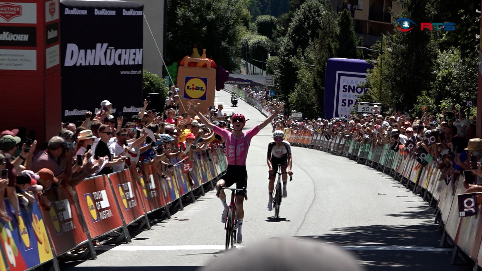mauer-vom-pongau-spektakulaerer-zielsprint-bei-3-etappe-der-tour-of-austria
