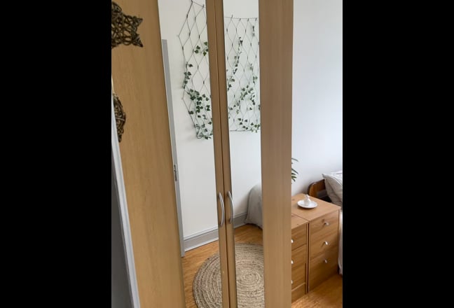 Room to rent  -&pound;725pcm not inc bills Main Photo